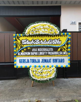 Papan Bunga Duka di Mangaran